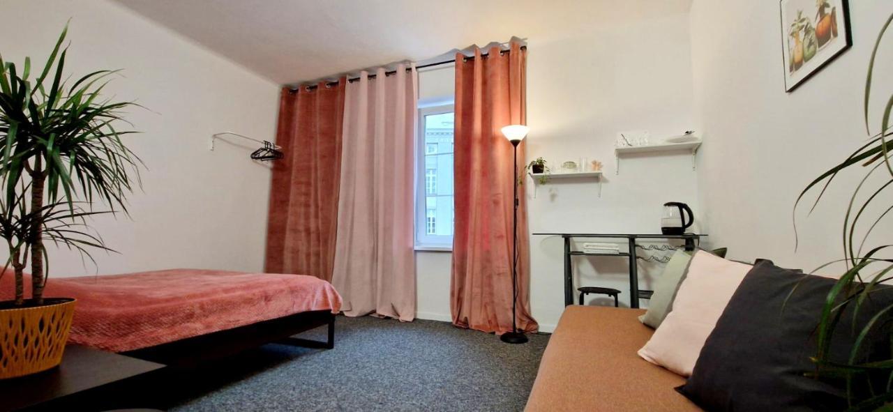 Prywatny Pokoj W Sercu Warszawy Pokoj 6 Warszawa Exteriör bild